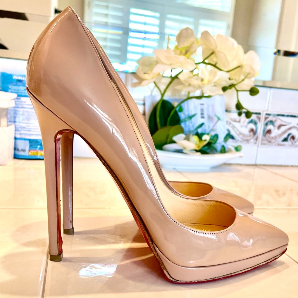 COPY - Nude Louboutin Heels